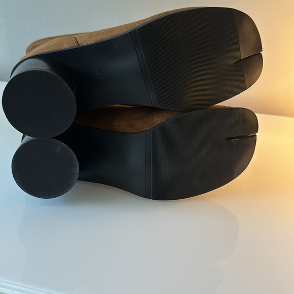 Brand NEW faux suede split toe boots, women’s size 7.5 never worn - Picture 6 of 6